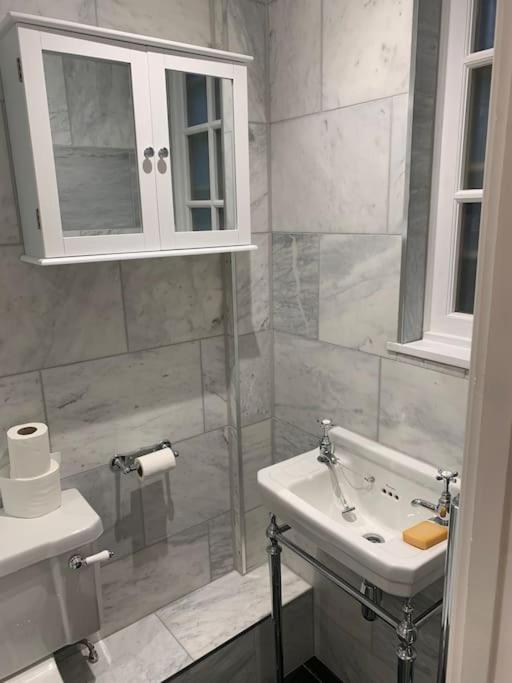 South Kensington Studio Лондон Экстерьер фото